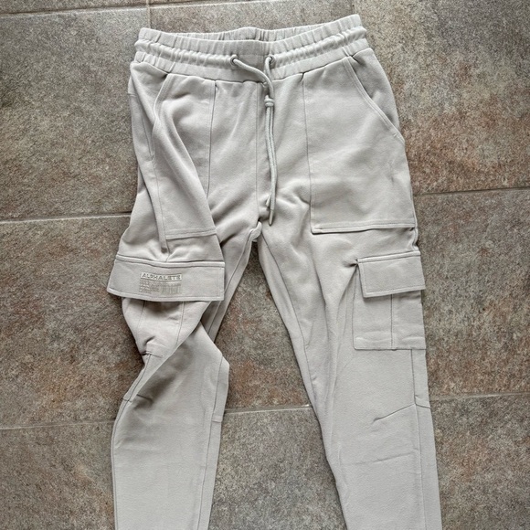 Alphalete Identity Cargo Light Gray Joggers Size Medium - Picture 4 of 11